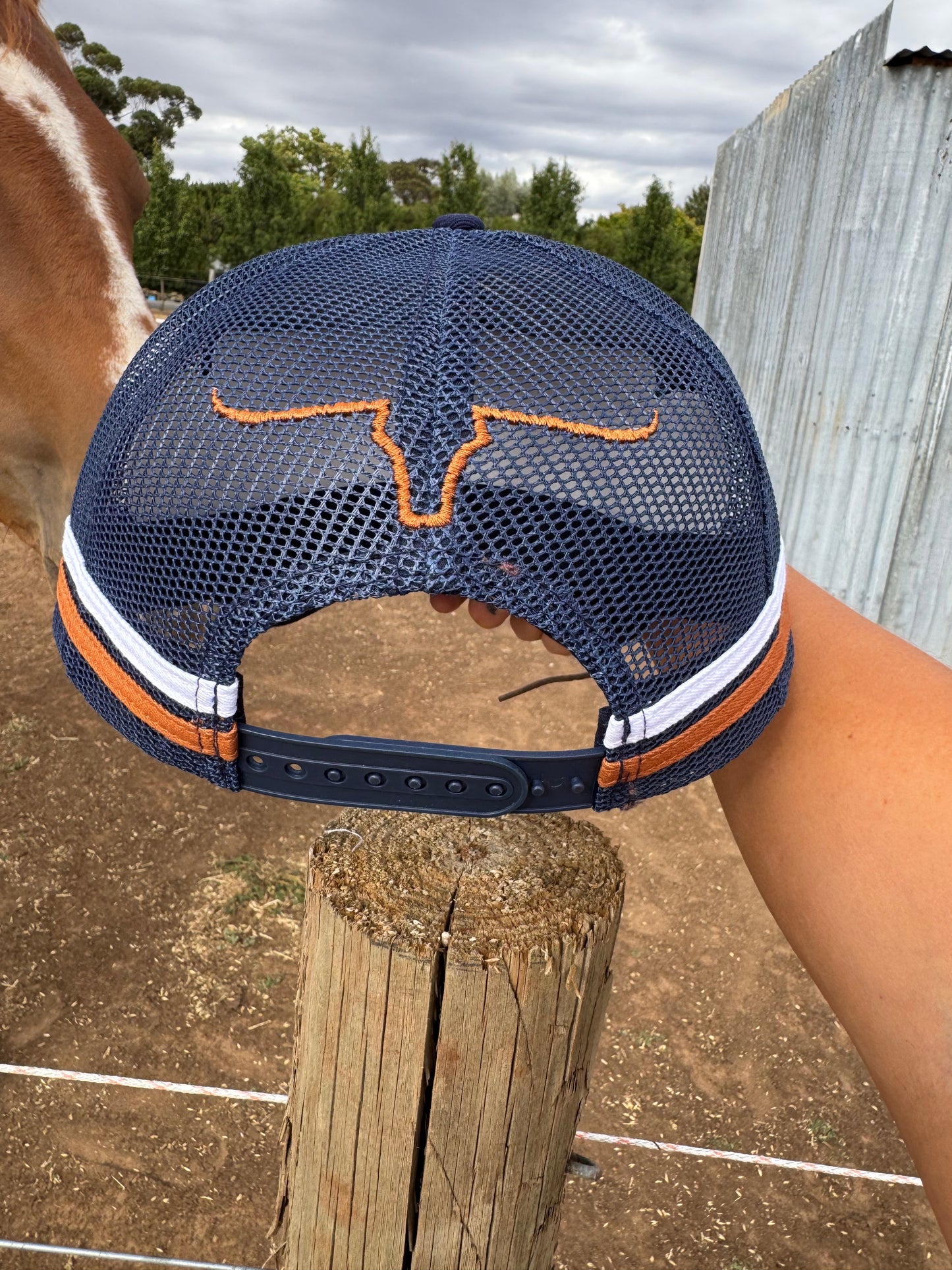 DONOVAN TRUCKER CAP NAVY